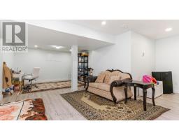 35 HUMMINGBIRD CRESCENT - 38