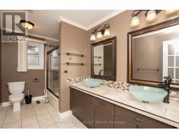 106 CHRISTIANS COURT - 17