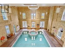 102 - 460 WELLINGTON STREET - 32