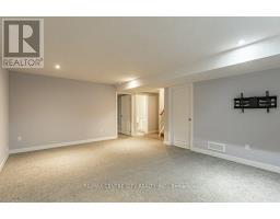 2 DIAMONDRIDGE COURT - 25