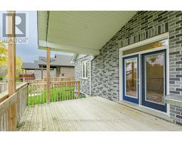 2 DIAMONDRIDGE COURT - 31