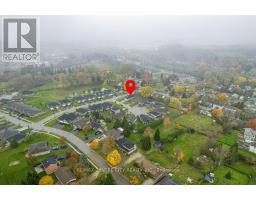 2 DIAMONDRIDGE COURT - 37