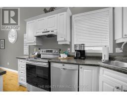 1689 BAYSWATER CRESCENT - 14