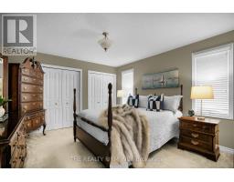 1689 BAYSWATER CRESCENT - 21