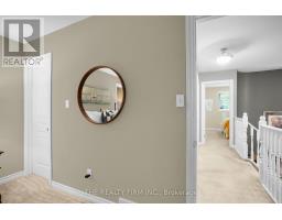 1689 BAYSWATER CRESCENT - 23