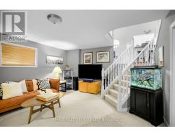 1689 BAYSWATER CRESCENT - 25