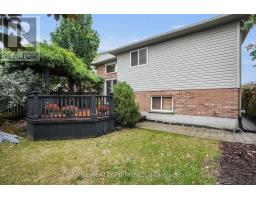 1689 BAYSWATER CRESCENT - 35