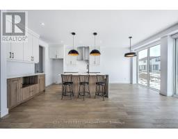 245 HESSELMAN CRESCENT - 11