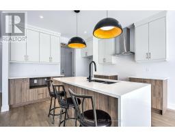 245 HESSELMAN CRESCENT - 13