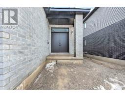 245 HESSELMAN CRESCENT - 2