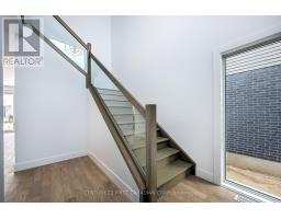 245 HESSELMAN CRESCENT - 5