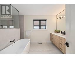 40 ROYAL CRESCENT - 33