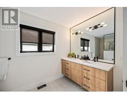 40 ROYAL CRESCENT - 34