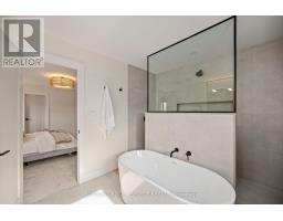 40 ROYAL CRESCENT - 35