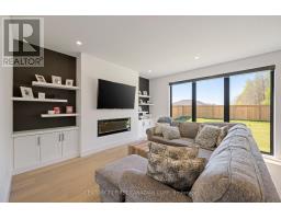 5 HARTLAND CIRCLE - 10