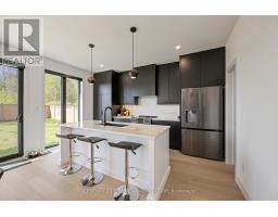 5 HARTLAND CIRCLE - 11