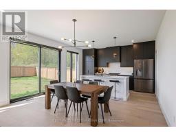 5 HARTLAND CIRCLE - 16