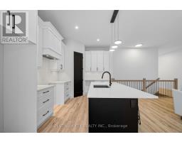 32 BRISCOE CRESCENT - 16