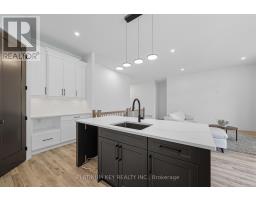 32 BRISCOE CRESCENT - 18