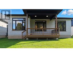 32 BRISCOE CRESCENT - 44