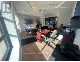 488 HAMILTON ROAD - 10