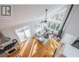 39349 FINGAL LINE - 28