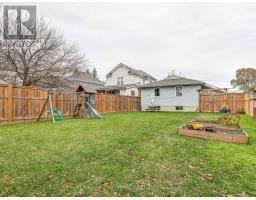 10 CEDAR STREET - 18