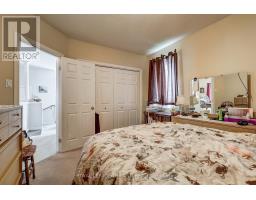 549 WELLINGTON STREET - 25