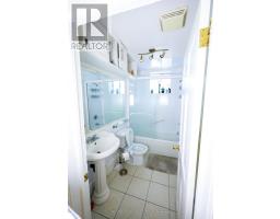 552 ADELAIDE STREET N - 27