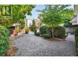 694 COLBORNE STREET - 35