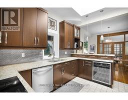 694 COLBORNE STREET - 9