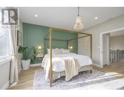 515 EMERY STREET E - 24