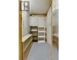 66 - 250 NORTH CENTRE ROAD - 42