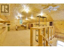 42 BRISCOE STREET E - 43