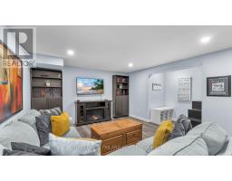 924 FARNHAM ROAD - 31