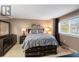 67 - 1990 WAVELL STREET - 18