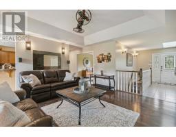 1839 PARKHURST AVENUE - 9