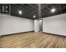 18 - 1138 KIPPS LANE E - 32