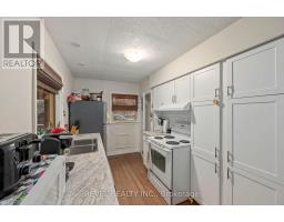 629 VICTORIA STREET - 13