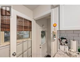 629 VICTORIA STREET - 21