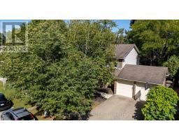 50 MERIDENE CRESCENT E - 3