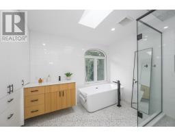 50 MERIDENE CRESCENT E - 35