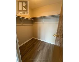 409 - 35 GREEN VALLEY DRIVE - 16