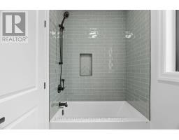 54 EAST GLEN DRIVE - 19