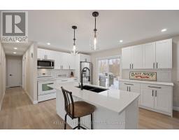 18 HAWTHORN CRESCENT - 10