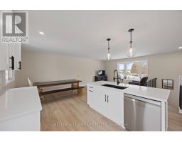 18 HAWTHORN CRESCENT - 13