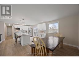 18 HAWTHORN CRESCENT - 14