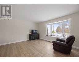 18 HAWTHORN CRESCENT - 15