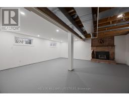 18 HAWTHORN CRESCENT - 25