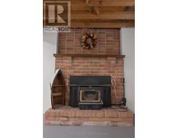 18 HAWTHORN CRESCENT - 26